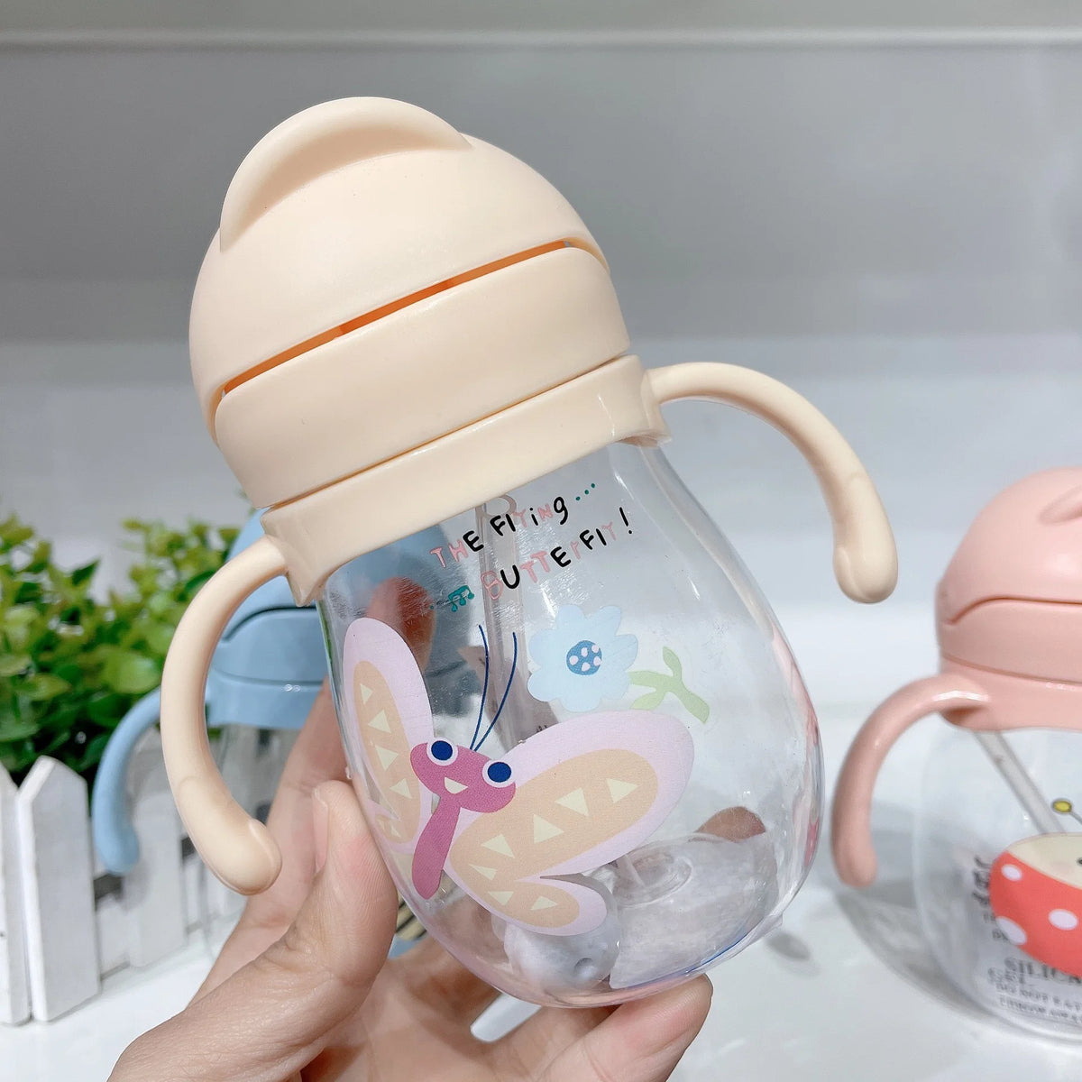 Kids Straw Water Cup with Gravity Ball